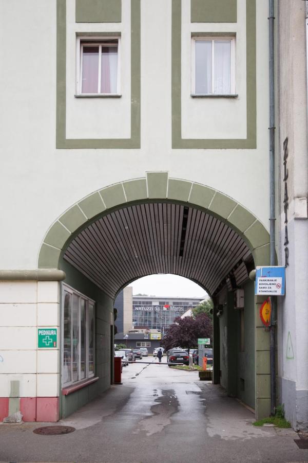 Apartment Nobl Plac Celje Exteriör bild