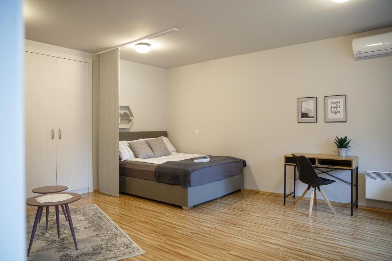 Apartment Nobl Plac Celje Exteriör bild
