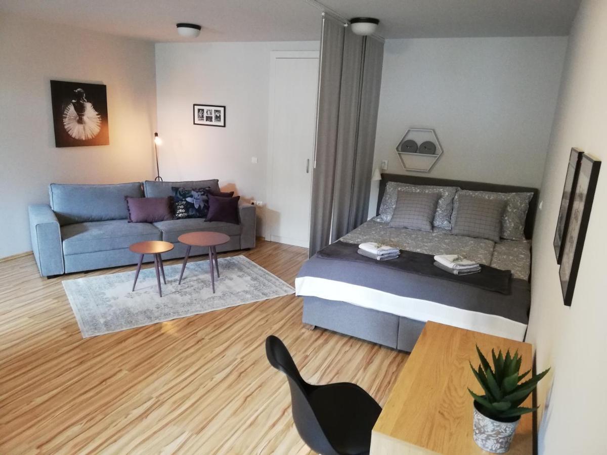 Apartment Nobl Plac Celje Exteriör bild