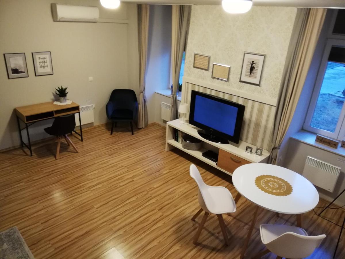 Apartment Nobl Plac Celje Exteriör bild